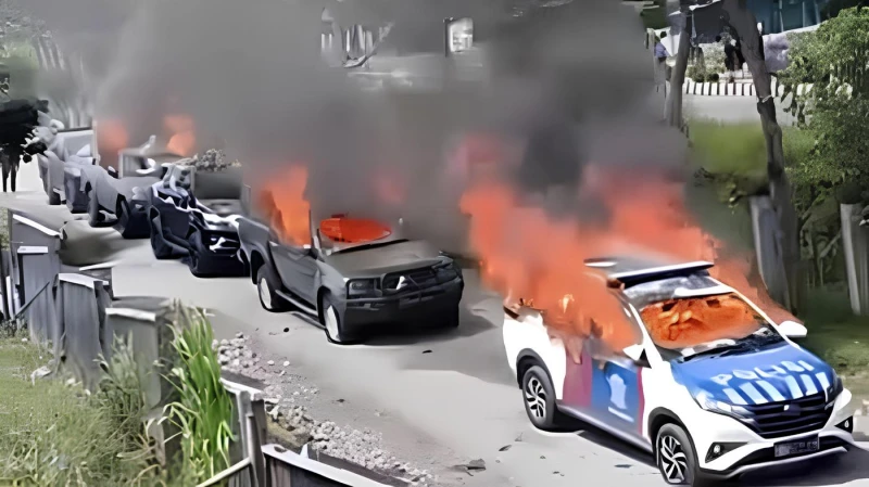 Driver Ojol Twas Dilintas Rantis Polisi Picu Gelombang Demo Nasional - Ole.co.id