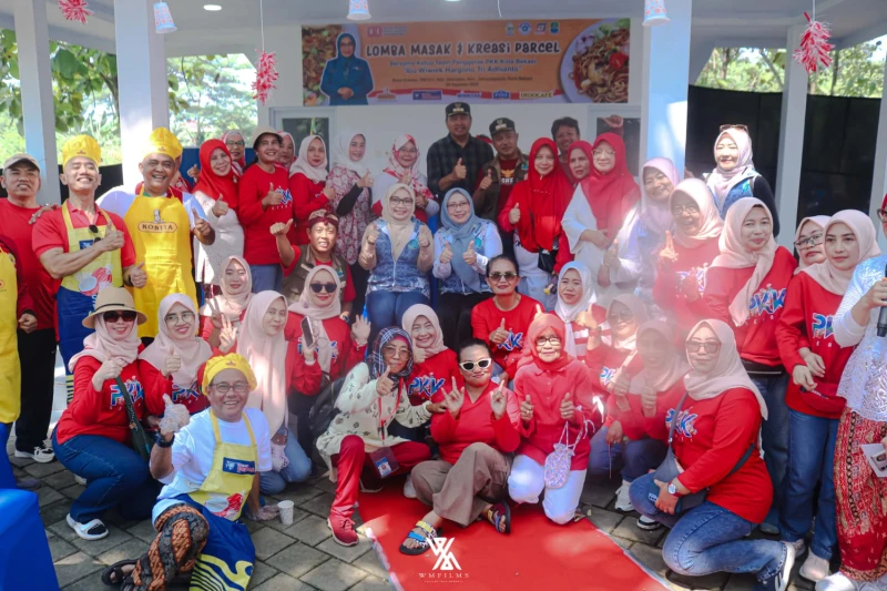 Panen Bawang Dayak & Kebun KWT 011, Spirit Ketahanan Pangan Bekasi - Ole