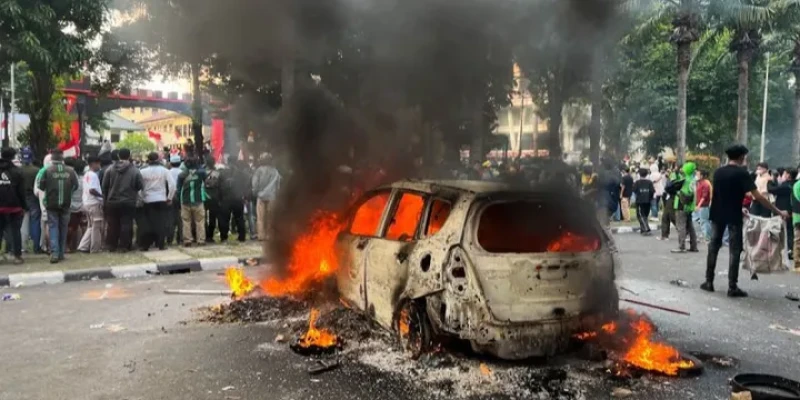 Driver Ojol Twas Dilintas Rantis Polisi Picu Gelombang Demo Nasional - Ole