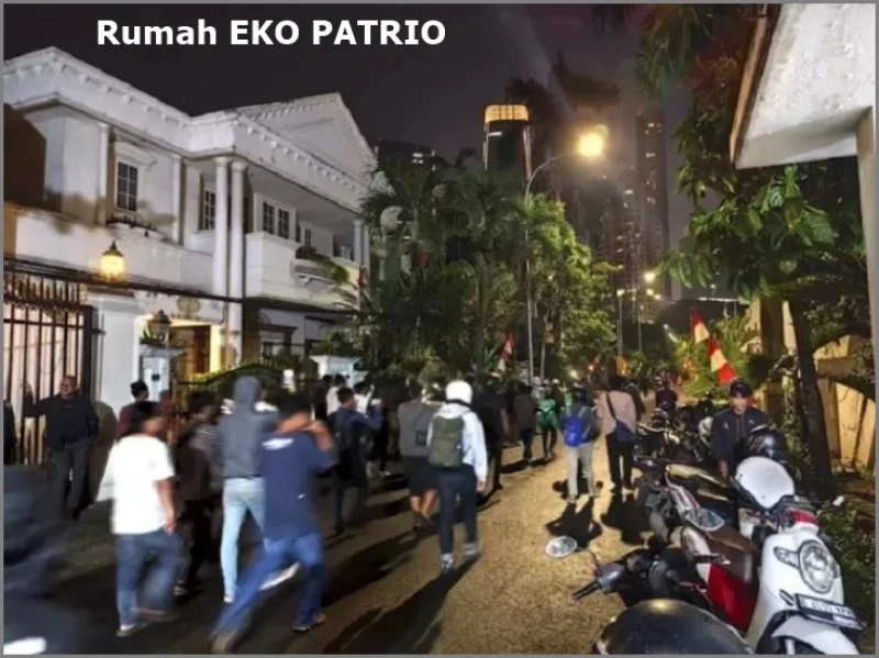 Rumah 3 Anggota DPR RI Dibakar dan Dijarah, Simbol Kemarahan Publik - Ole